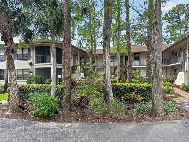 1701 Courtyard Way 105, Naples, Florida 34112