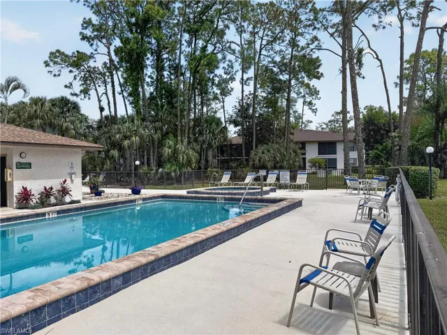 1701 Courtyard Way 105, Naples, Florida 34112