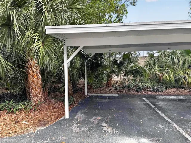 1701 Courtyard Way 105, Naples, Florida 34112