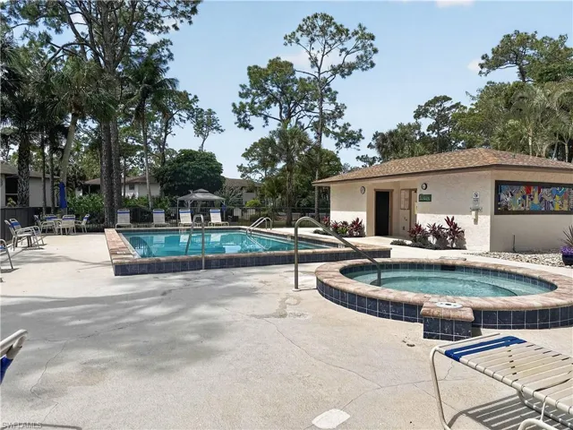 1701 Courtyard Way 105, Naples, Florida 34112
