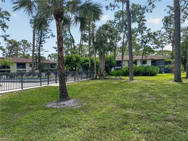 1701 Courtyard Way 105, Naples, Florida 34112