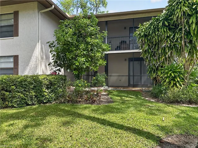1701 Courtyard Way 105, Naples, Florida 34112