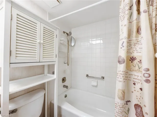 1701 Courtyard Way 105, Naples, Florida 34112