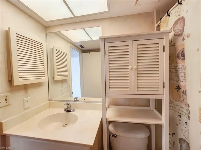 1701 Courtyard Way 105, Naples, Florida 34112