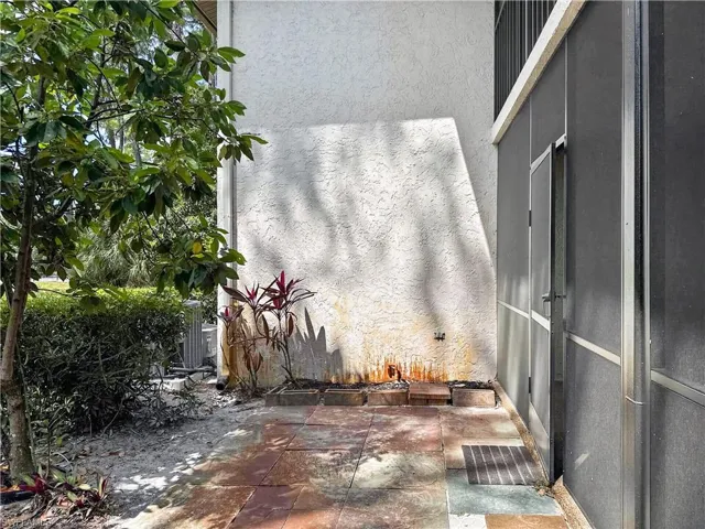 1701 Courtyard Way 105, Naples, Florida 34112