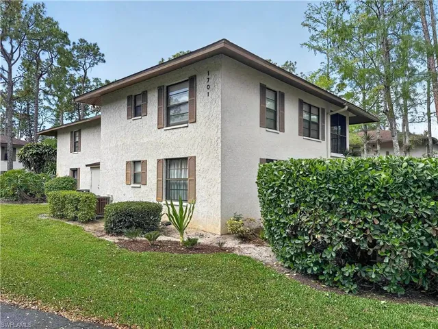 1701 Courtyard Way 105, Naples, Florida 34112
