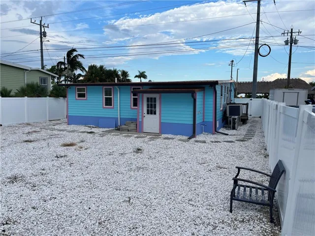 4874 Pine Island Rd Nw, Matlacha, Florida 33993