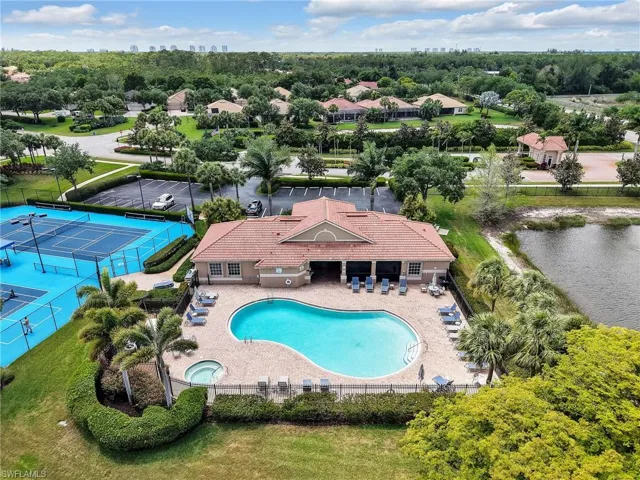 10323 Wishing Stone Ct, Bonita Springs, Florida 34135