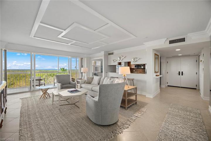 Welcome home! Newly decorated in Coastal furniture and decor overlooking the Gulf of Mexico and gorgeous sunset views.