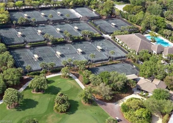 One of the many amenities as a Pelican Bay homeowner is the use of the Pelican Bay Tennis courts.