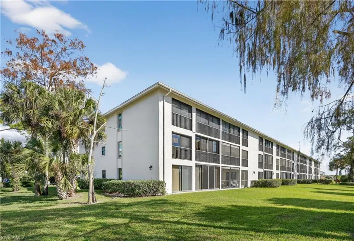 View of apartment building / complex