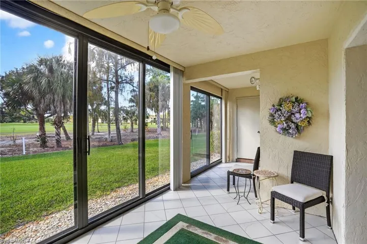 Sunroom with ceiling fan