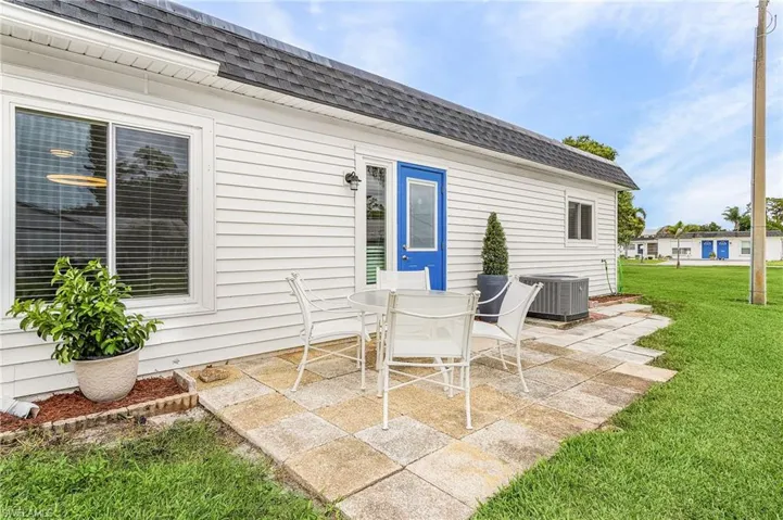 34 Hamlin Ct, Lehigh Acres, Florida 33936