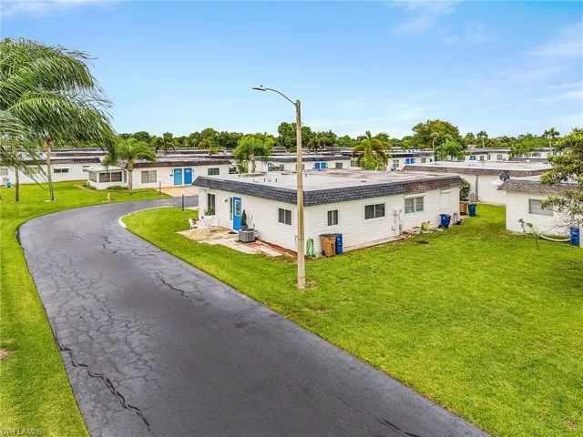 34 Hamlin Ct, Lehigh Acres, Florida 33936