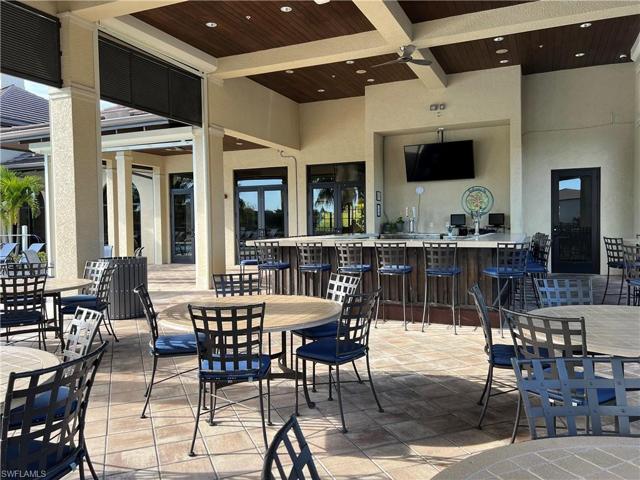 Oasis Pool Bar