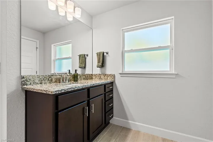 129 Sw 22nd Ter, Cape Coral Fl 33991
