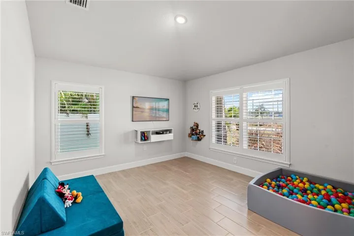 129 Sw 22nd Ter, Cape Coral Fl 33991