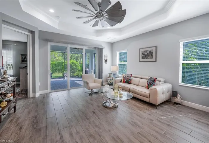 2167  Marquesa  CIR, Naples, FL 34112