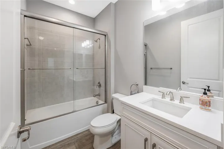 2167  Marquesa  CIR, Naples, FL 34112