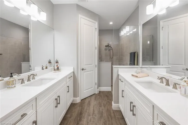 2167  Marquesa  CIR, Naples, FL 34112