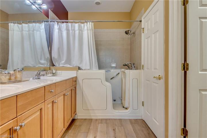 10564  Avila  CIR, Fort Myers, FL 33913