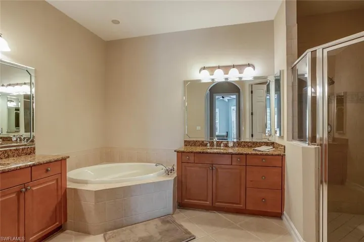 Master Bath w/ Separate Vanities, Soaking Tub, and Walk-in Shower