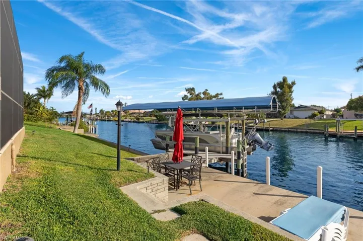 Sitting area on dock-composite dock