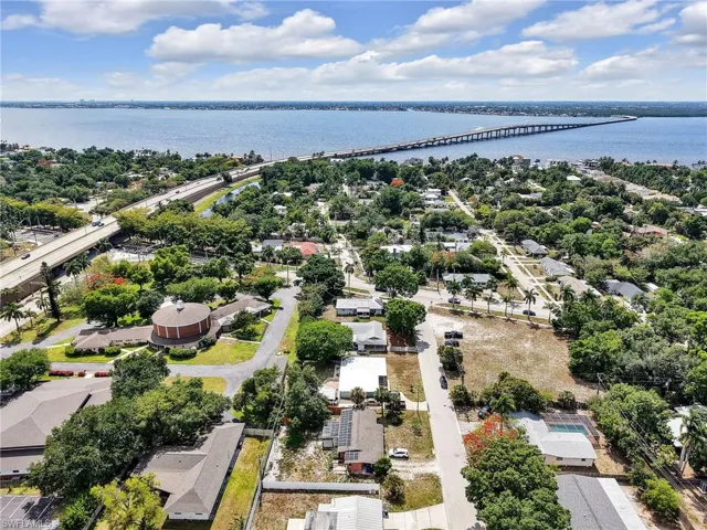 1404 Santa Barbara Ave, Fort Myers, Florida 33901