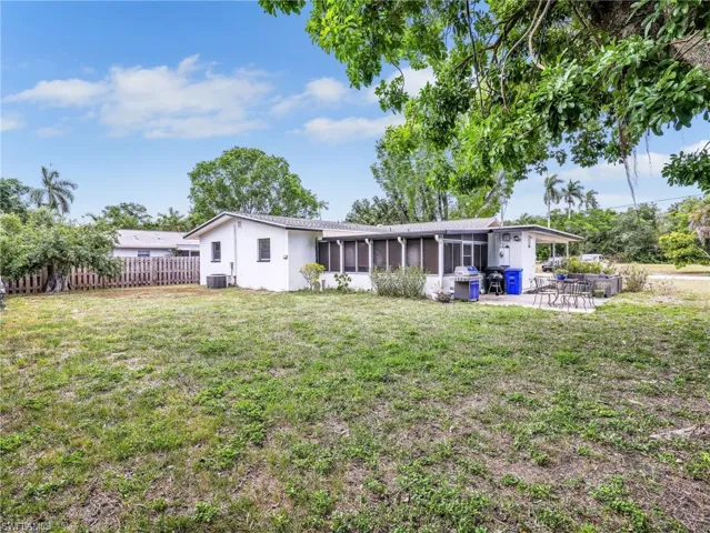 1404 Santa Barbara Ave, Fort Myers, Florida 33901