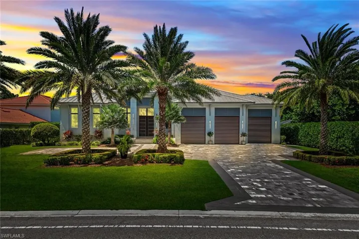 4651  Crayton  RD, Naples, FL 34103