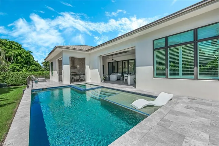 4651  Crayton  RD, Naples, FL 34103