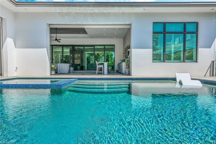 4651  Crayton  RD, Naples, FL 34103