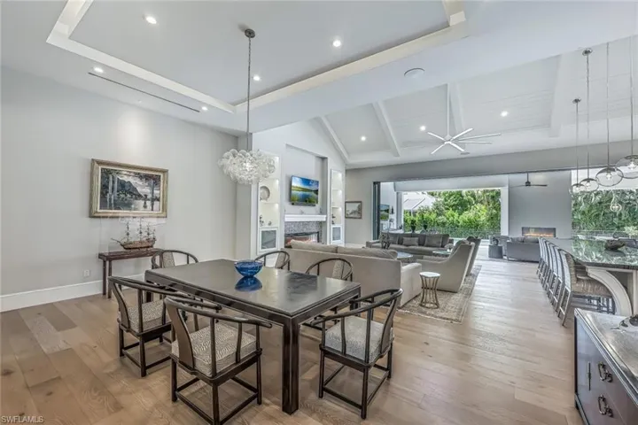 4651  Crayton  RD, Naples, FL 34103