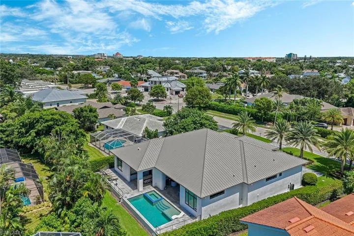 4651  Crayton  RD, Naples, FL 34103