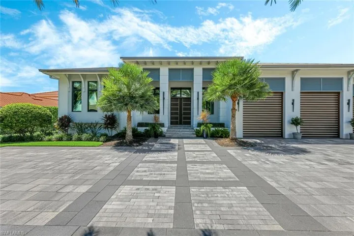 4651  Crayton  RD, Naples, FL 34103