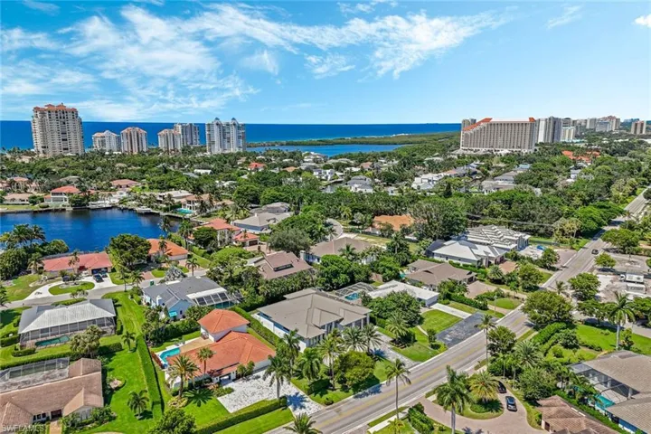 4651  Crayton  RD, Naples, FL 34103