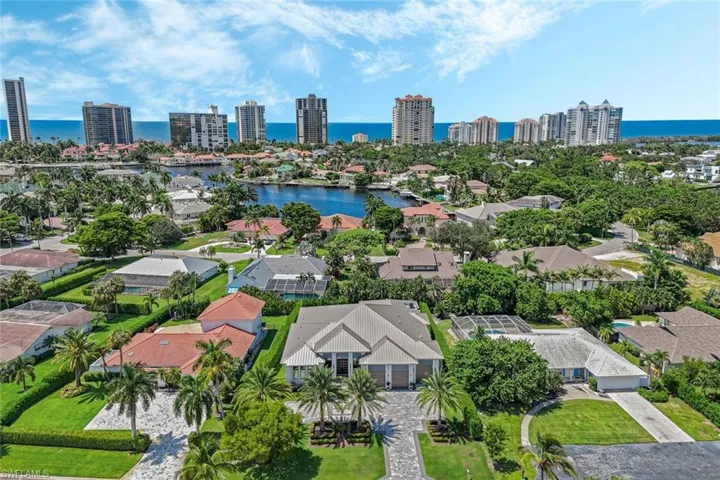 4651  Crayton  RD, Naples, FL 34103