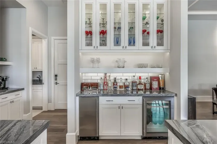 4651  Crayton  RD, Naples, FL 34103