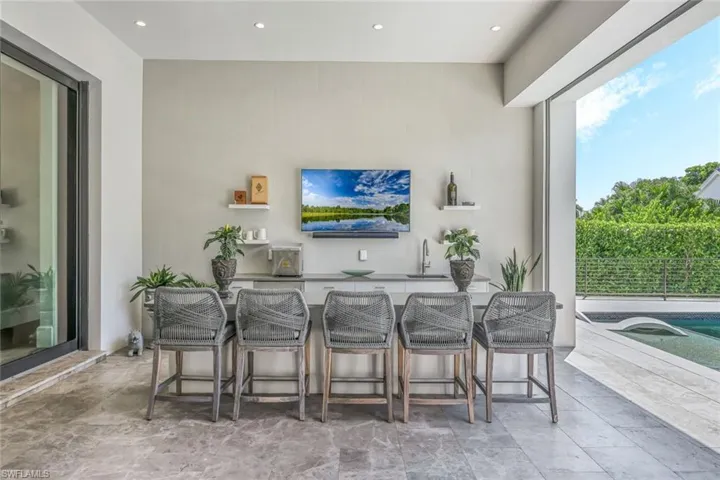 4651  Crayton  RD, Naples, FL 34103