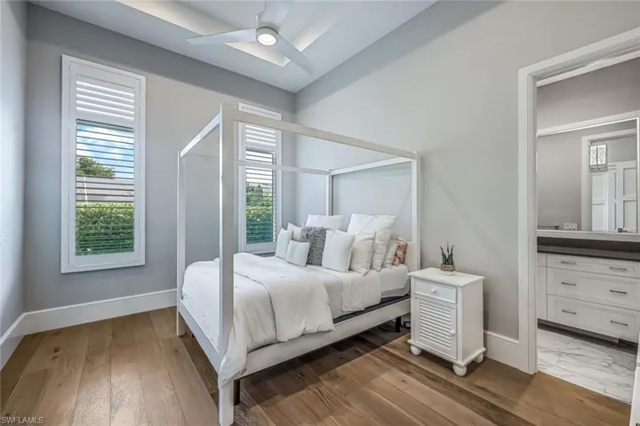 4651  Crayton  RD, Naples, FL 34103