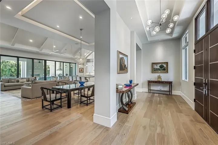 4651  Crayton  RD, Naples, FL 34103
