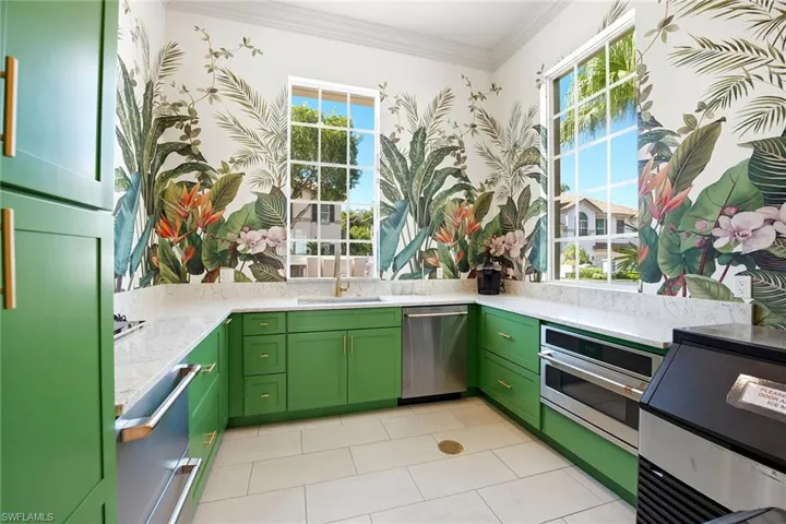 269 Colonade Cir 2802, Naples, Florida 34103