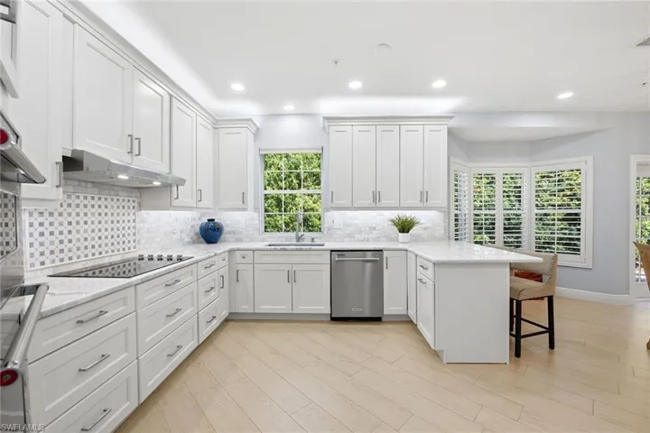 269 Colonade Cir 2802, Naples, Florida 34103