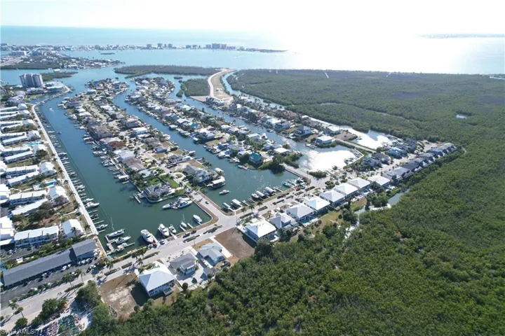 Aerial views Siesta Isles