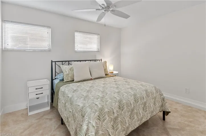 601  12th S AVE, Naples, FL 34102