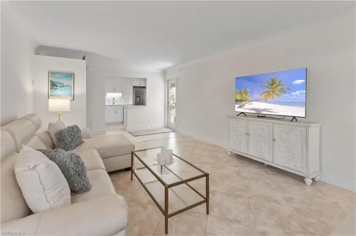 601  12th S AVE, Naples, FL 34102