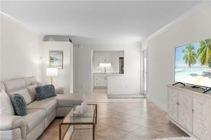 601  12th S AVE, Naples, FL 34102