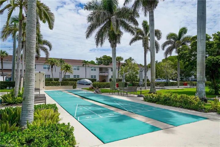 601  12th S AVE, Naples, FL 34102