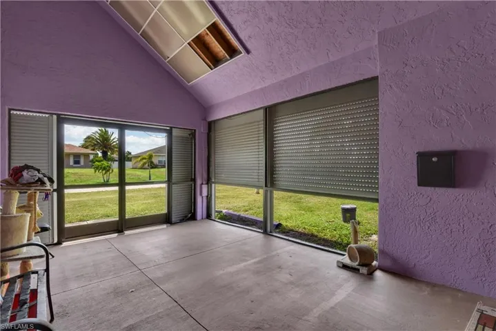 Screened Front Entry
