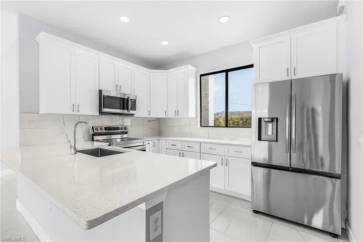 2716 Diplomat Pkwy W, Cape Coral, Florida 33993